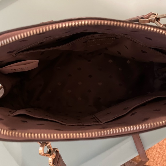 Kate Spade purse. - Picture 3 of 7